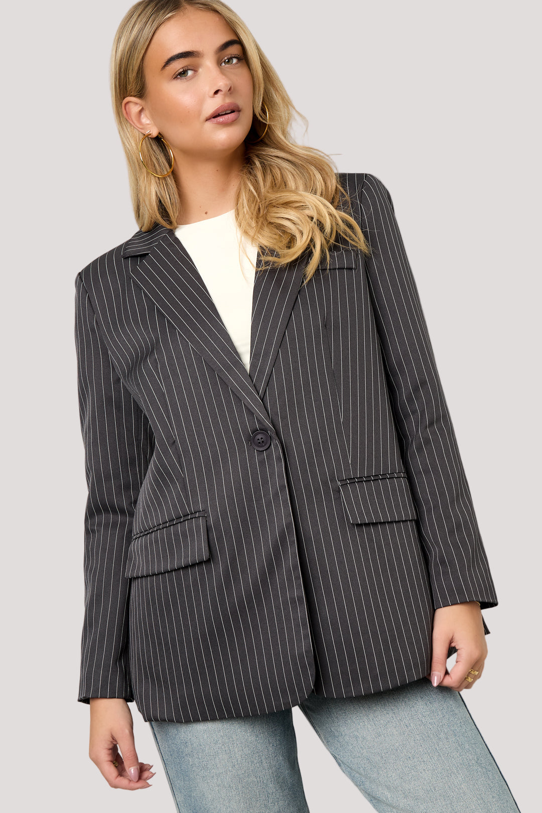 El blazer de raya diplomática