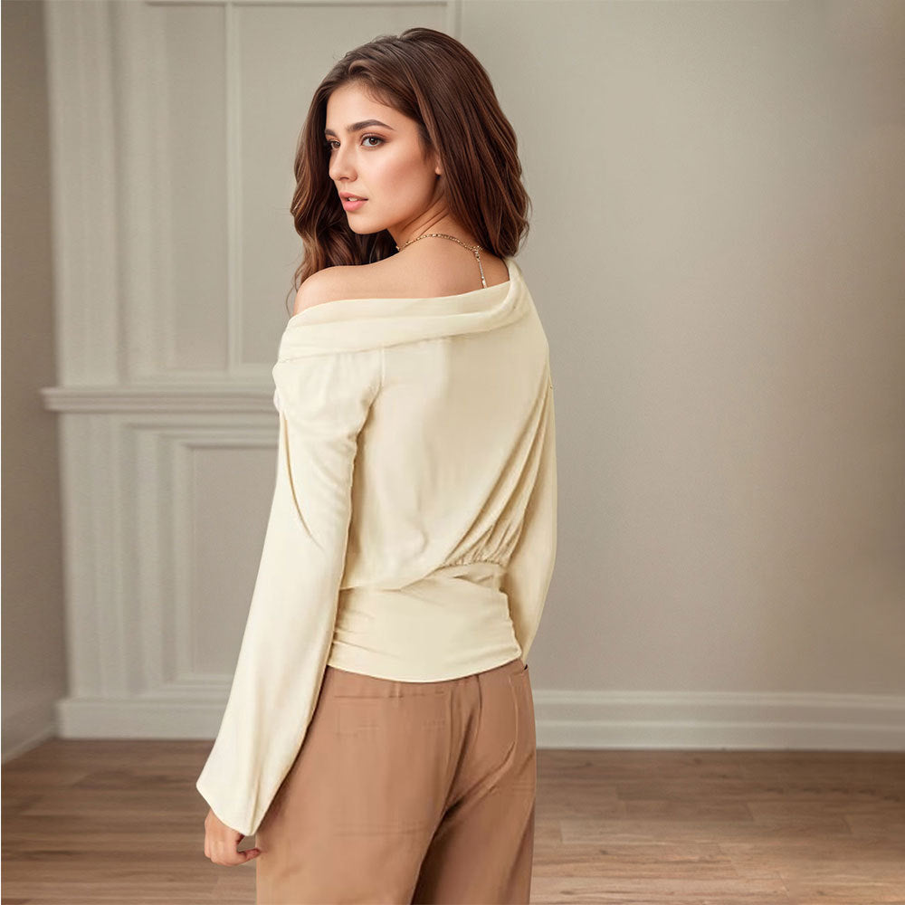 Camiseta con hombro caído