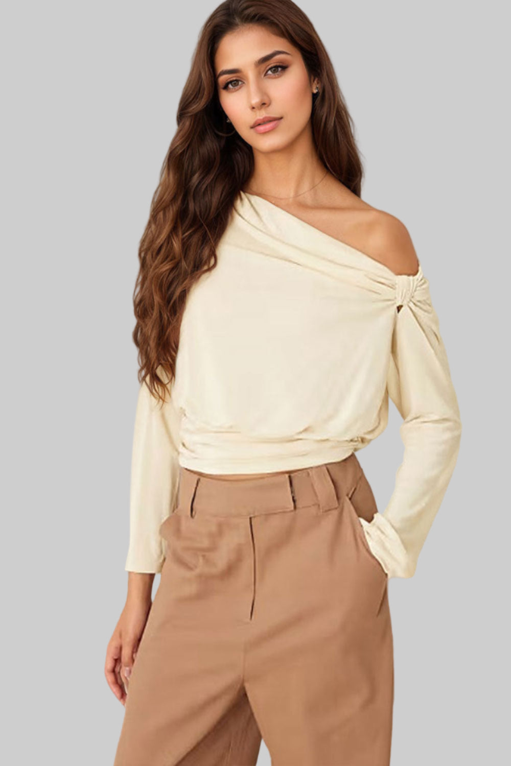 Camiseta con hombro caído