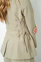 Blazer ajustado con cordones