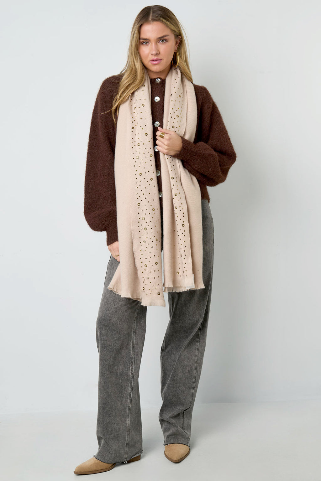 Bufanda de invierno con piedras