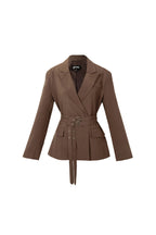 Blazer con cinturón doble